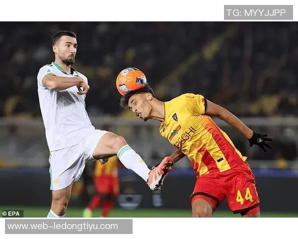 拜仁和巴萨对莱切年轻中卫蒂亚戈加布里埃尔表现出浓厚兴趣