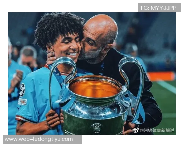 里科刘易斯高度评价B席称其能力无与伦比与他同场竞技令人惊叹