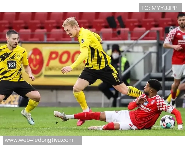 多特蒙德求购克鲁塞罗17岁边卫遭拒绝总价1200万欧元未获认可