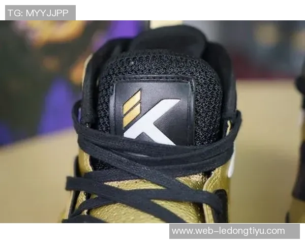 CaptainCade携手康宁汉姆打造独特美队主题球鞋融入个人风格元素